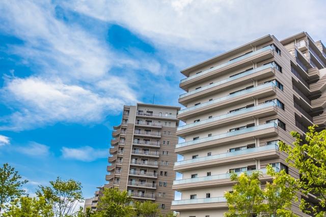 給水管工事をはじめ一般配管工事もお受けします | 渋谷に建ち並ぶマンションのイメージ画像